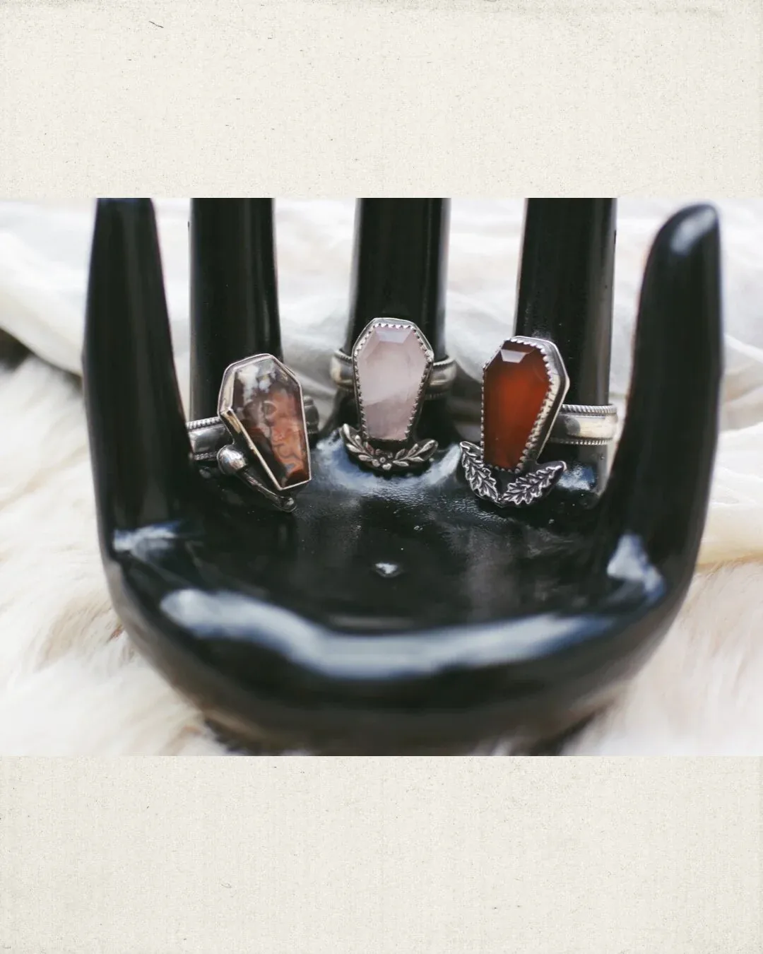 Chalcedony Coffin with Oak Leaf Boarder- size 6.25