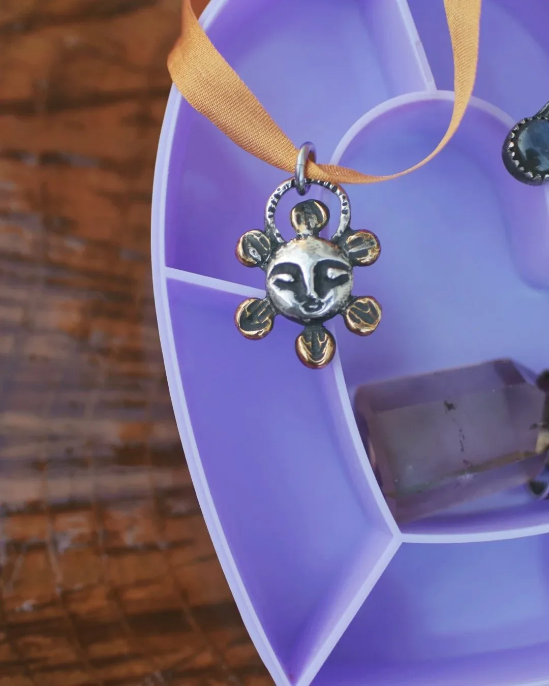 Soleil Face Pendant -with Brass